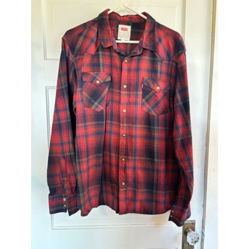Levi's Size XL Women's Red Plaid Long-Sleeve Button Front‎ Flannel Shirt